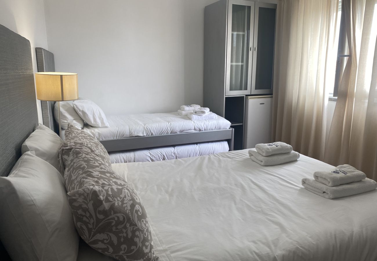 Rent by room in Peniche - Q10 - Best Houses Portugal Residence